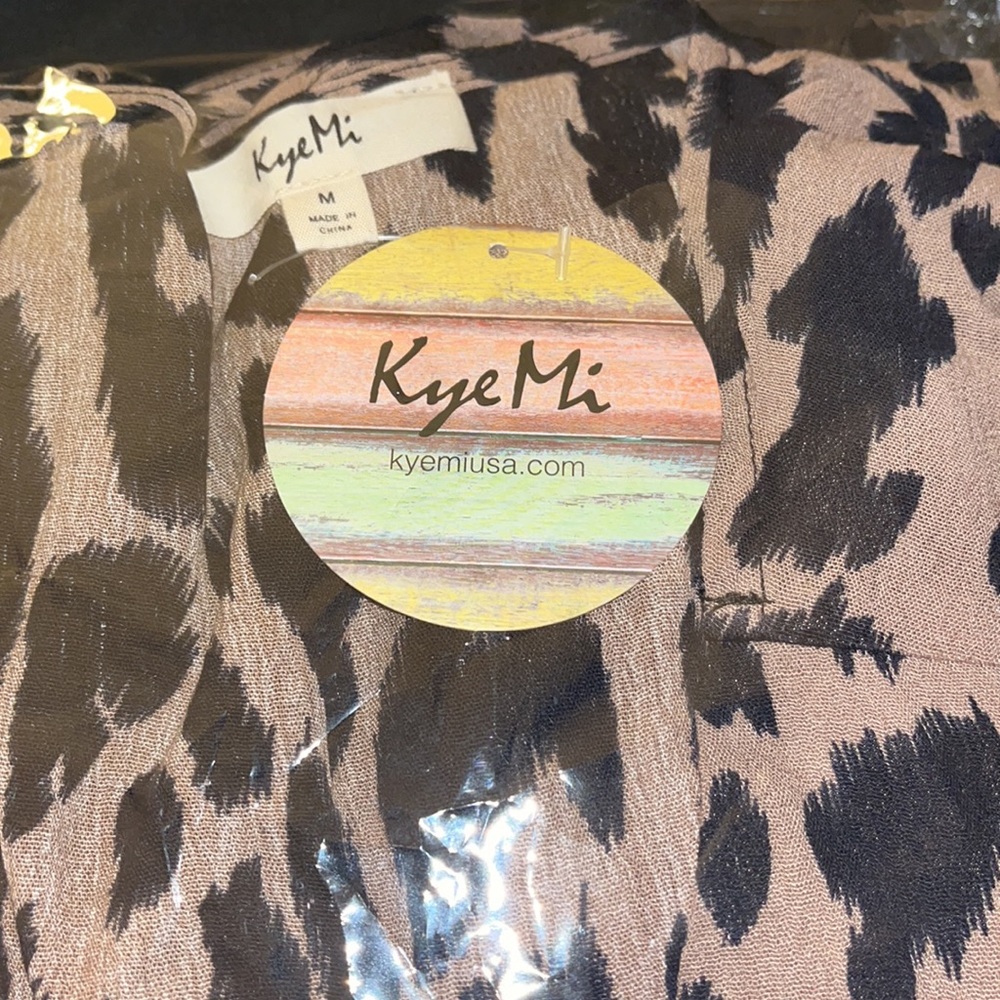 Leopard Print Romper - Picture 5 of 5